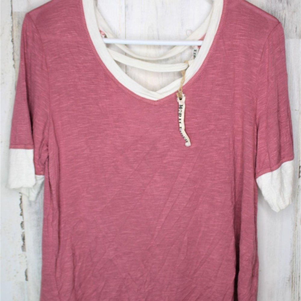 Moral Fiber Pink White NEW NWT XL Short Sleeve Tee